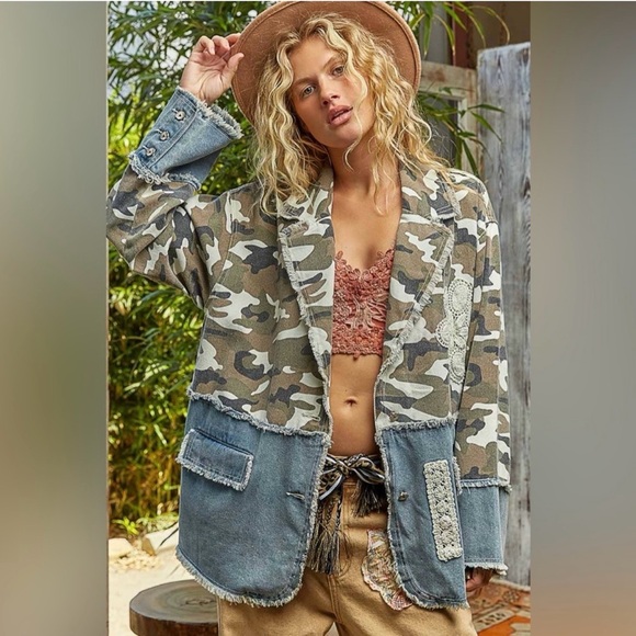 🌸NWT: POL Camouflage and Denim Jacket - Picture 4 of 14